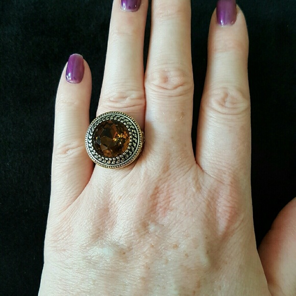 "Mink" ring
