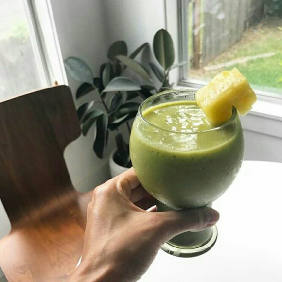 Meet your Posher, Donna - Picture 2 of 3