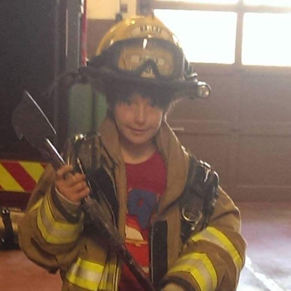 Meet your Posher, Christopher - Picture 1 of 1