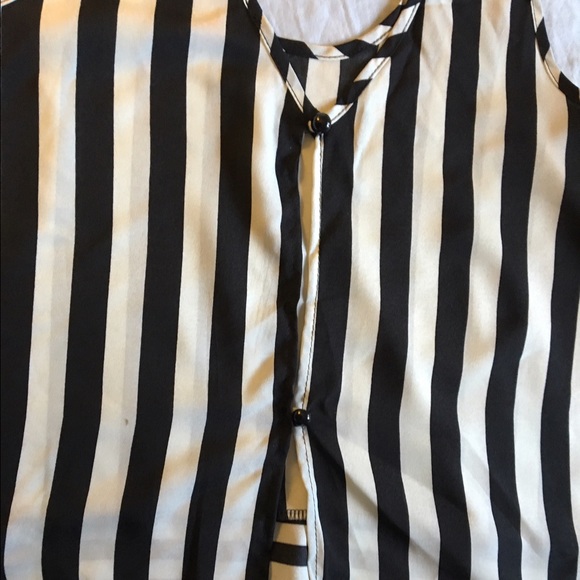 Blouse - Picture 2 of 3