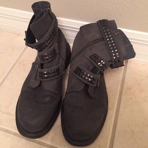 Dr. Martens Hayley Oiled Suede Gray Buckle Boots