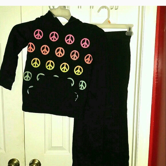 Children's jogging outfits size 10-12