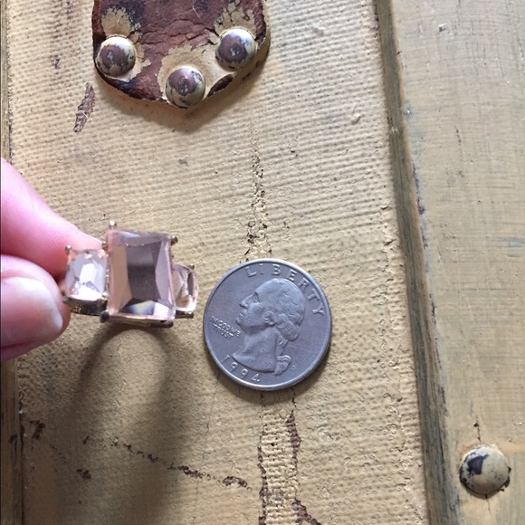 VINTAGE STYLE 3 STONE BLUSH GOLD COCKTAIL RING 7.5 - Picture 2 of 4