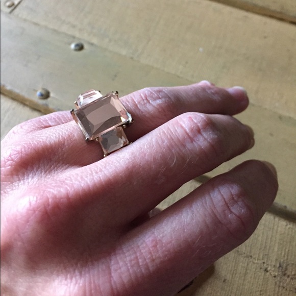 VINTAGE STYLE 3 STONE BLUSH GOLD COCKTAIL RING 7.5 - Picture 4 of 4