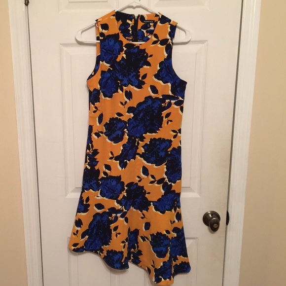 Dresses & Skirts - Beautiful, asymmetrical dress