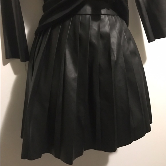 Pleated faux leather skirt - Picture 1 of 2