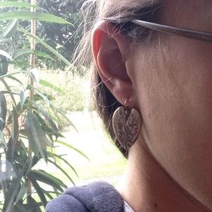 Vintage Jewelry - Glossy Clay Enamel Seaweed Heart Post Earrings Vintage Jewelry - Glossy Clay Enamel Seaweed Heart Post Earrings