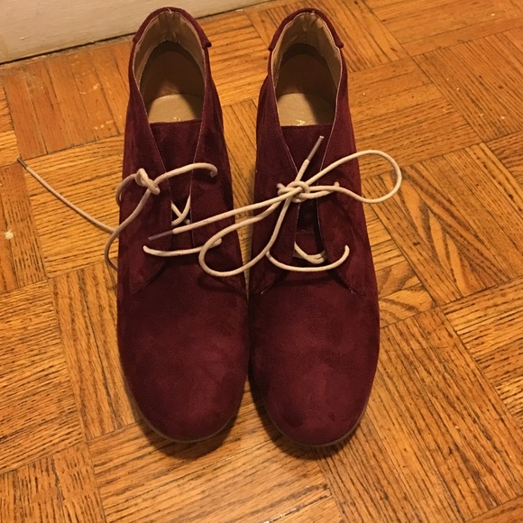 New without tags!! Lovely wine color boots