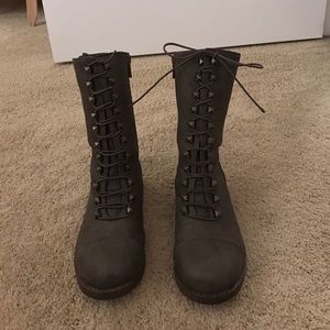 Dollhouse taupe boots