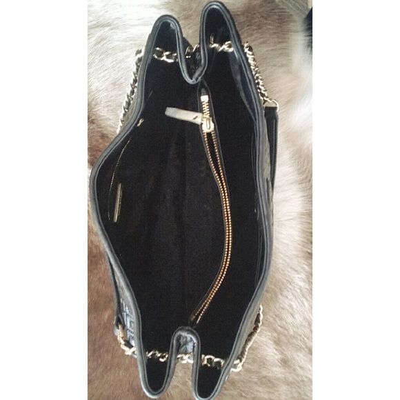 SOLD SOLD Marion Quilted Chain Shoulder Bag Black - Picture 4 of 4