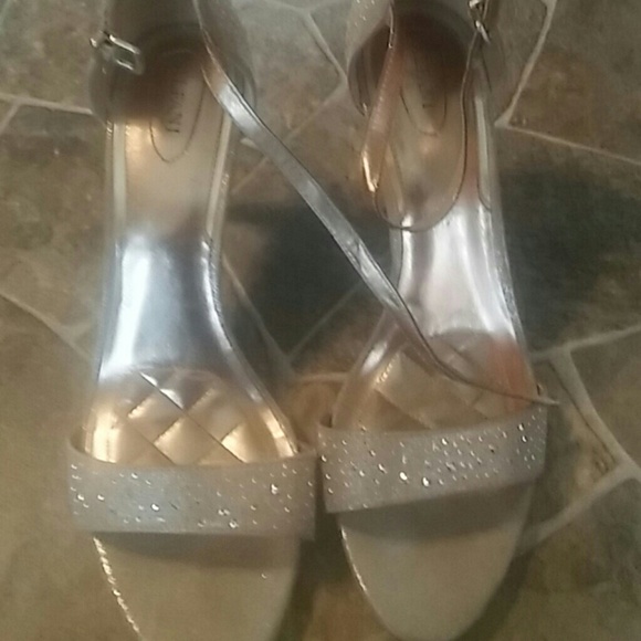 Gray Heels
