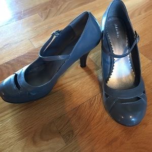 Super Cute Grey Heels