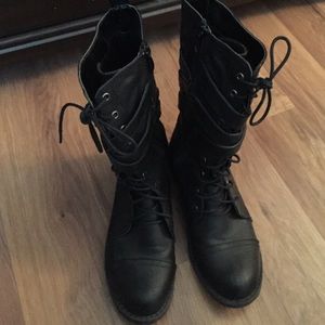 Women combat boots