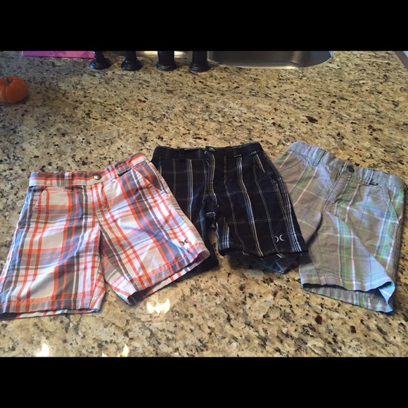 Lot of 3 Hurley shorts - 3t