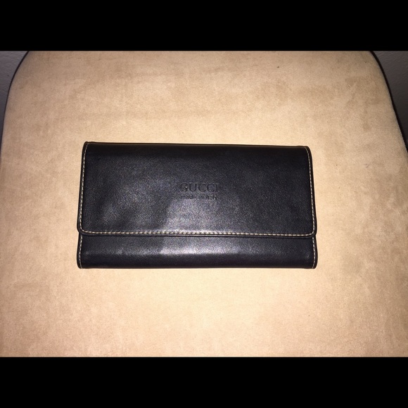 Unauthentic Gucci Wallet