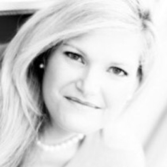 Meet your Poshers, Sunny & Chris - Picture 2 of 3