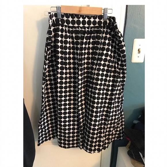 F21 polka dot midi skirt with pockets!