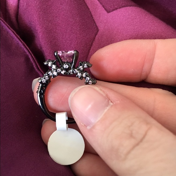 Pretty ring - Picture 3 of 4