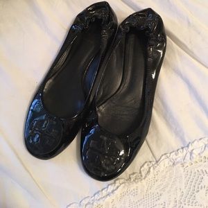 Black Tory burch flats!