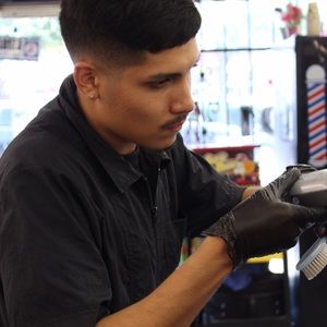 Meet your Posher, Carlos