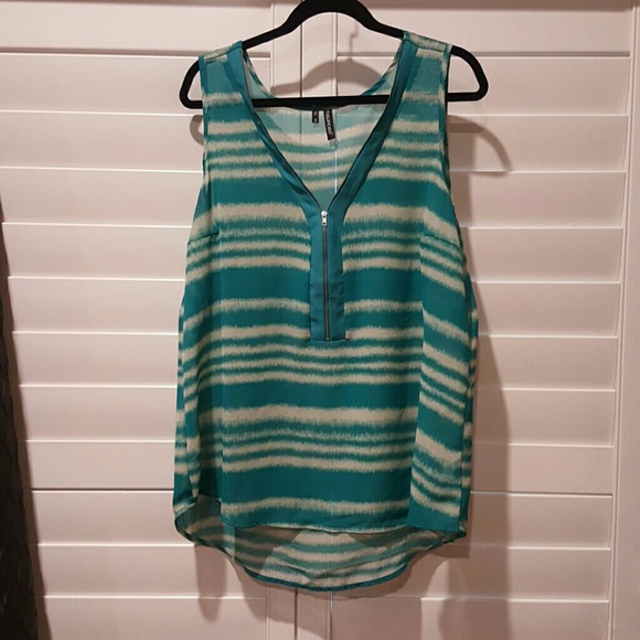 Striped high low sleeveless blouse