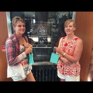 Meet your Posher, Lori