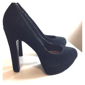Steve Madden  Black Suede Beasst Platform Pump