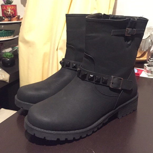 Black Moto Wide Ankle Boots