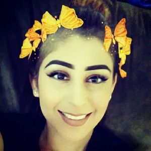 Meet your Posher, Crystal