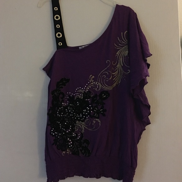 Cute shoulder blouse