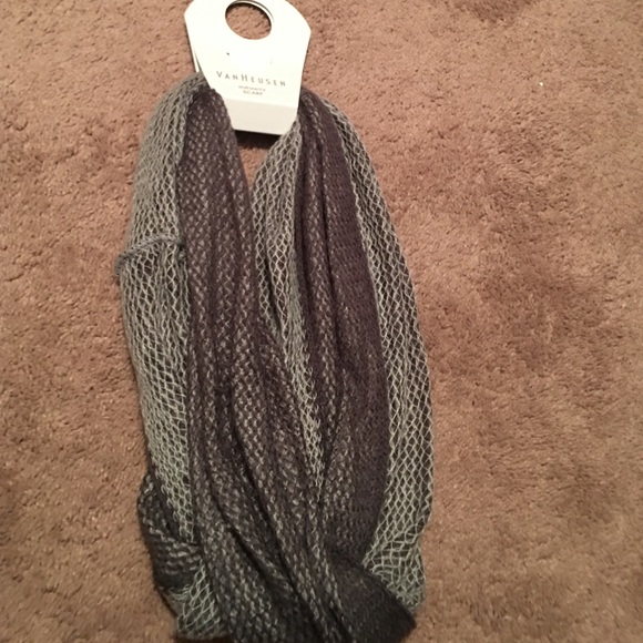 Infinity scarf