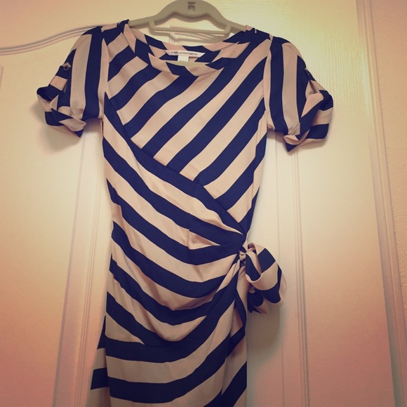 Diane von Furstenberg knee length silk dress