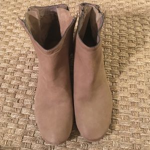 Sam Edelman flat booties size 9.5