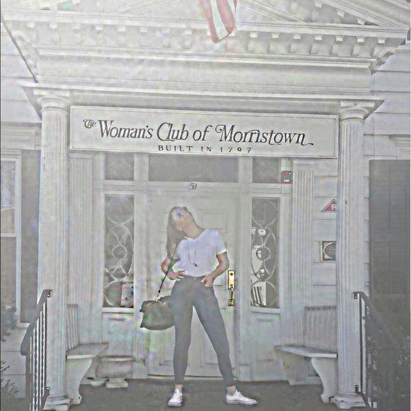 Style for Style - Picture 4 of 4