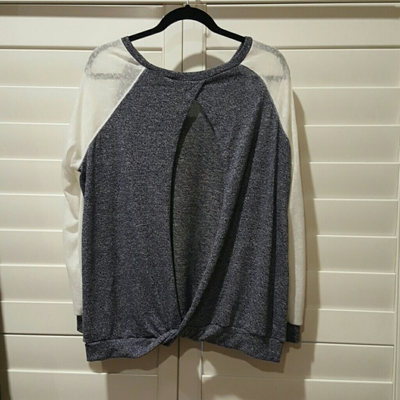 Blue and white Open back sweater - Picture 2 of 4