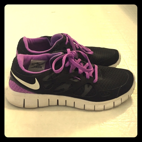 Nike free running shoe. - Picture 1 of 3