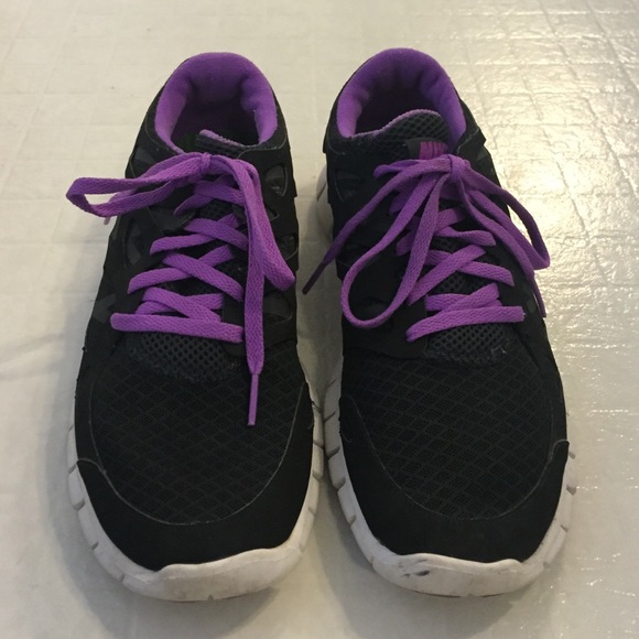 Nike free running shoe. - Picture 3 of 3