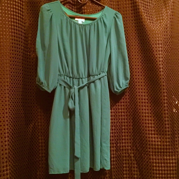Mid sleeves green dress