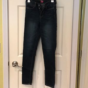 Aeropostale Tokyo Darling High Waisted Jeans