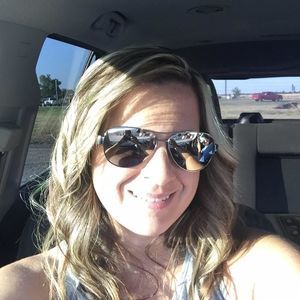 Meet your Posher, Ashley