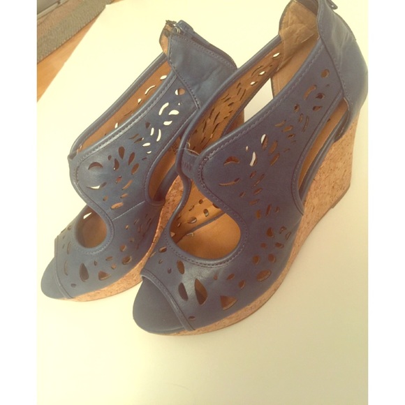 Crown Vintage Wedges
