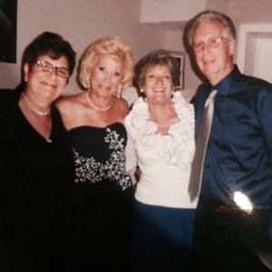 Meet your Posher, Dee