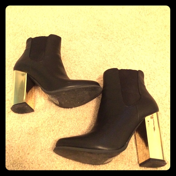 Forever 21 Shoes - Black Booties with Gold Metallic Heel in Size 10