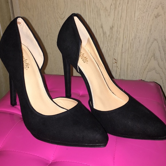 Black pointed toe heels