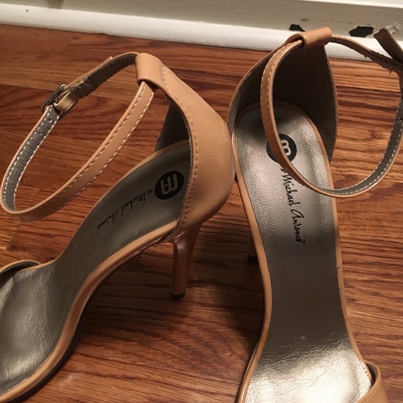 Michael Antonio Nude Heels with Ankle Strap - Picture 3 of 4