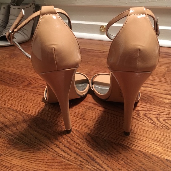 Michael Antonio Nude Heels with Ankle Strap - Picture 4 of 4