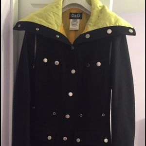 Auth D & G black wool coat with detachable sleeves