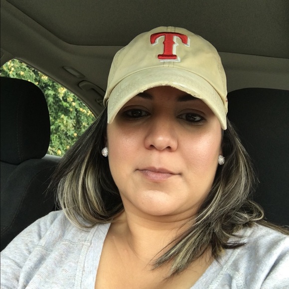 Meet your Posher, Ana