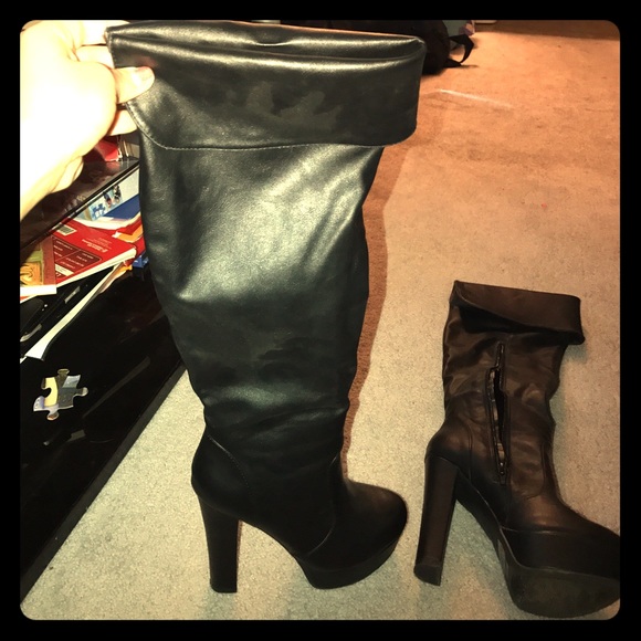 Foldable knee high boots