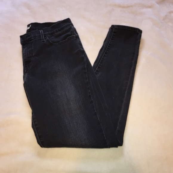 black 710 super skinny levi jeans